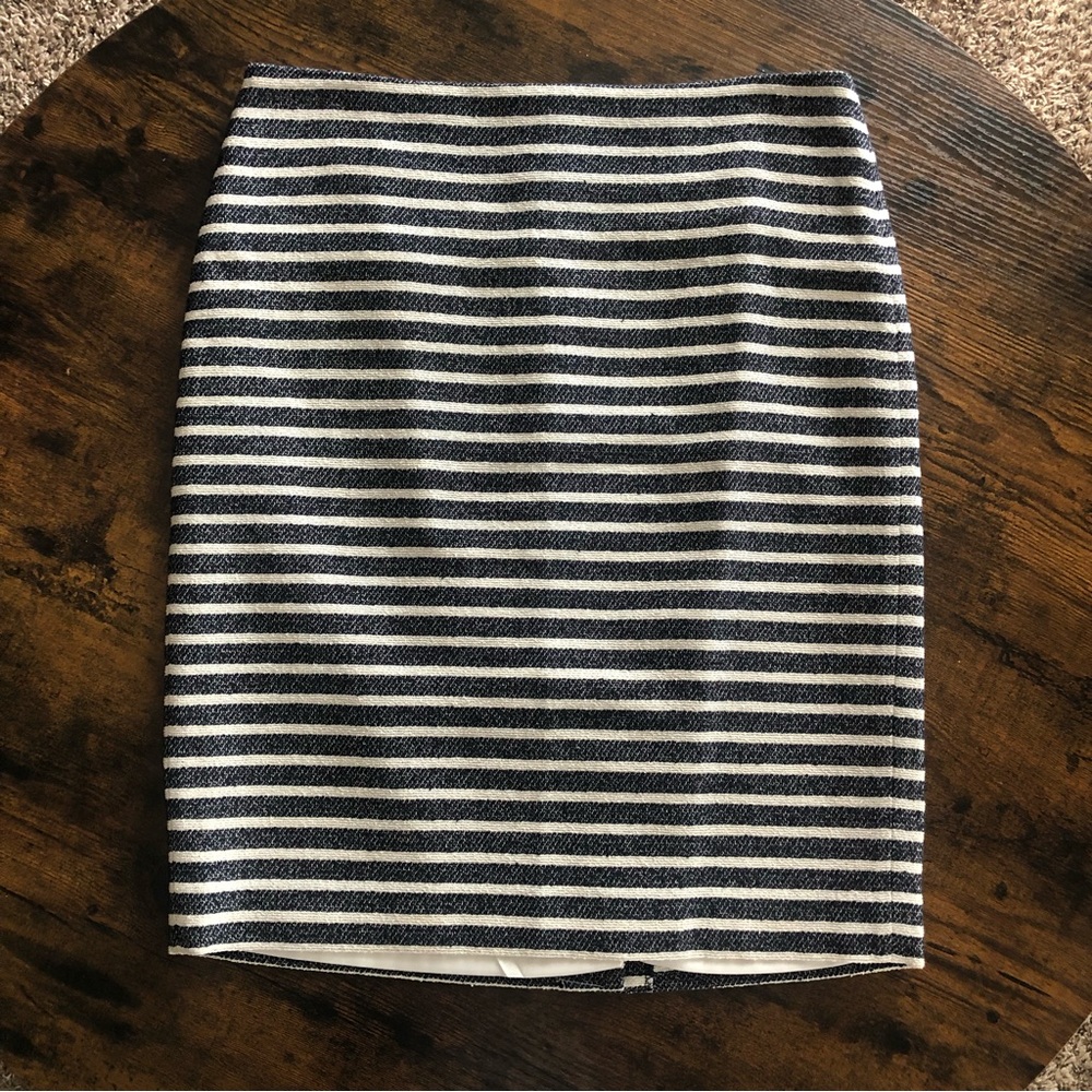 Ann Taylor Pencil Striped Skirt Size 6